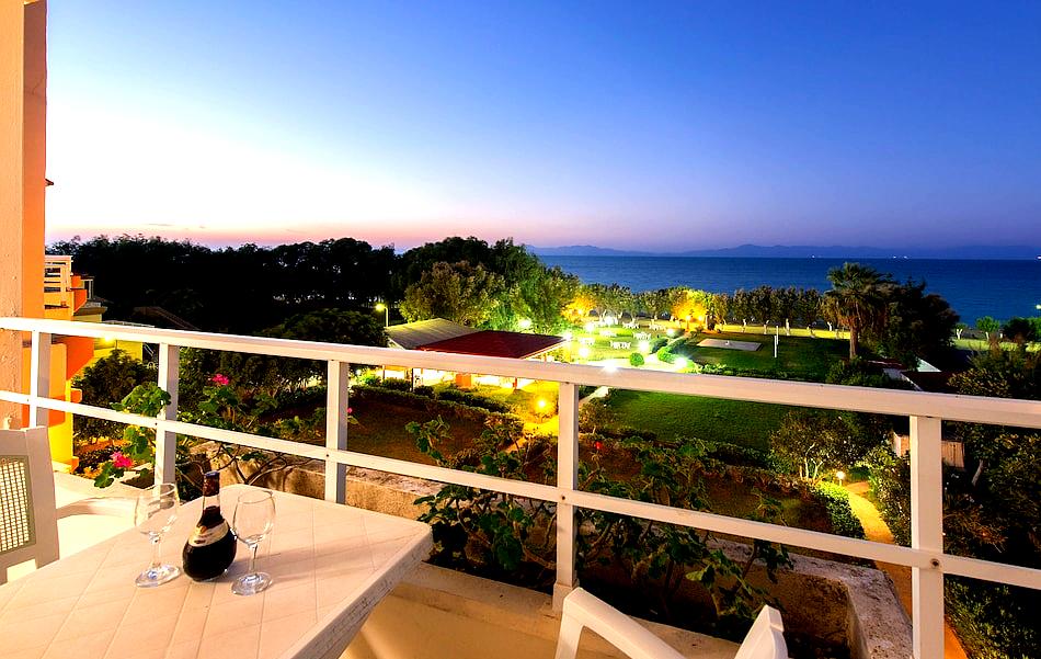 Bayside Hotel Katsaras